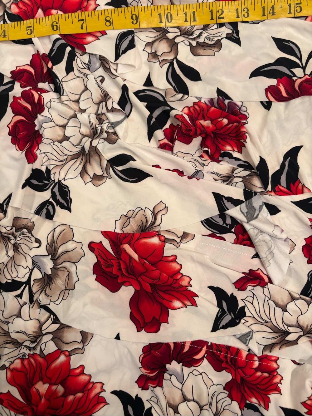White House Black Market Black Label Floral-Print Top with Red Accents size M - Picture 7 of 8